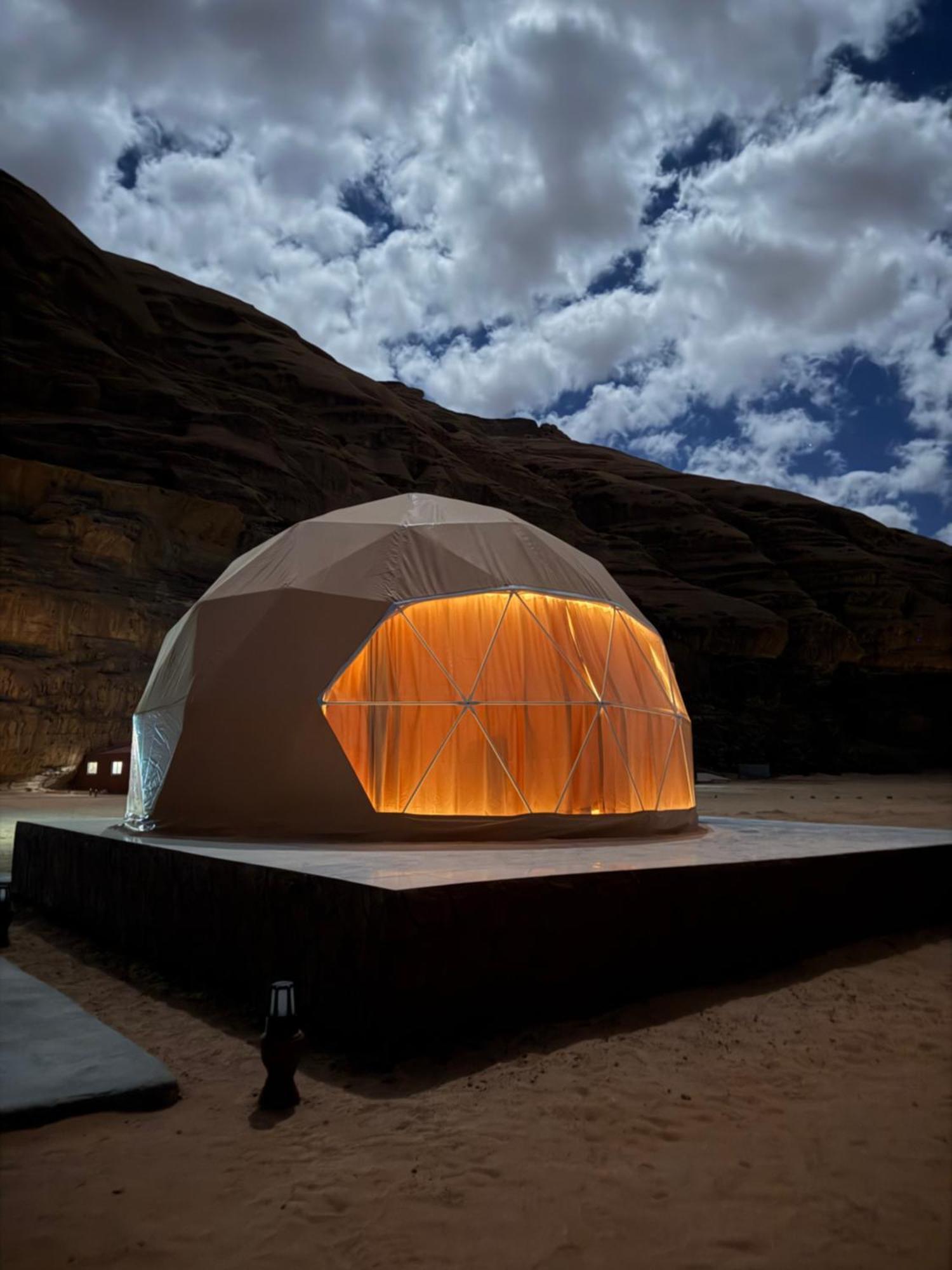 Rum Four Mountain Luxury Camp Wadi Rum Exterior photo