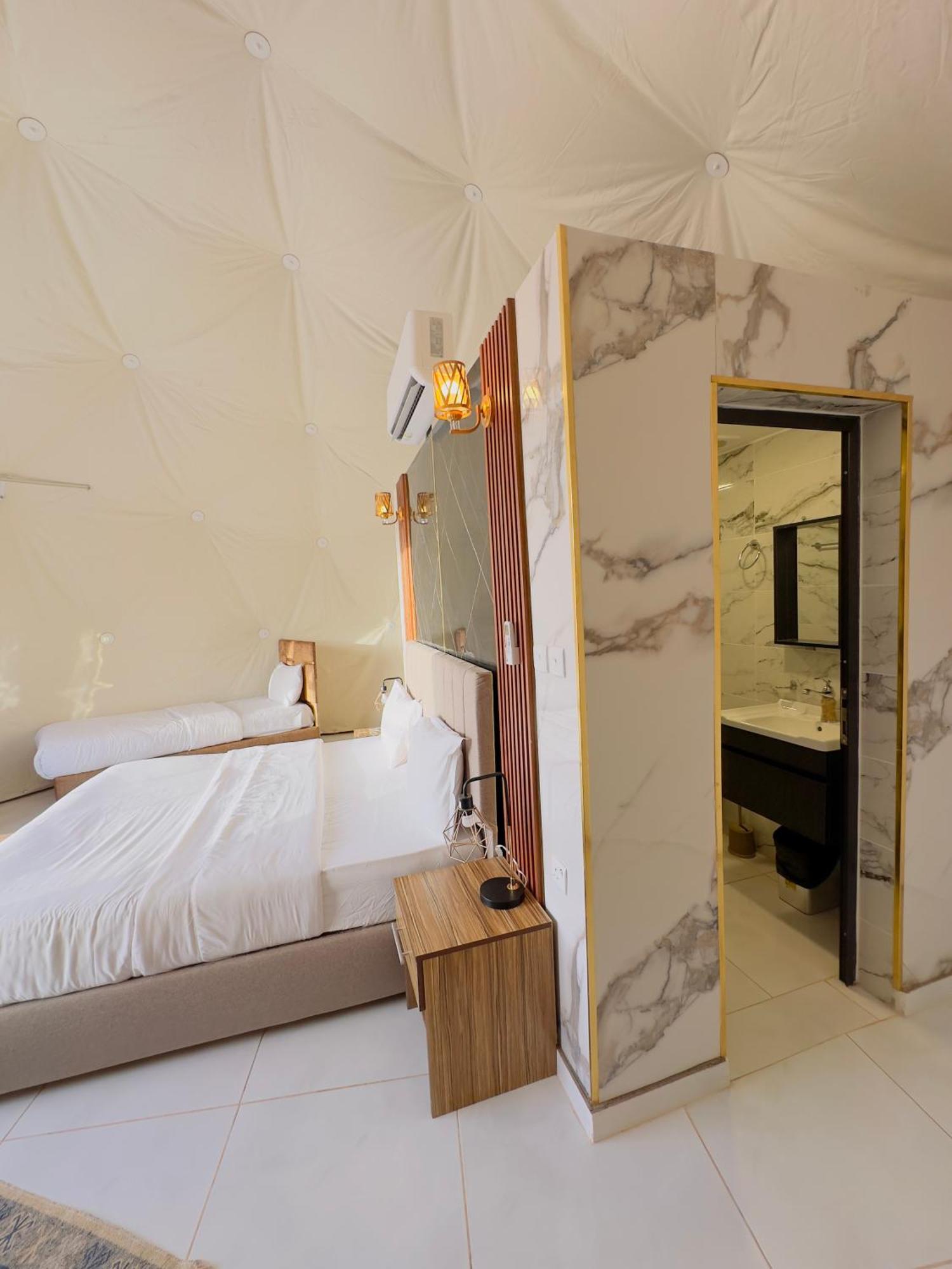 Rum Four Mountain Luxury Camp Wadi Rum Exterior photo