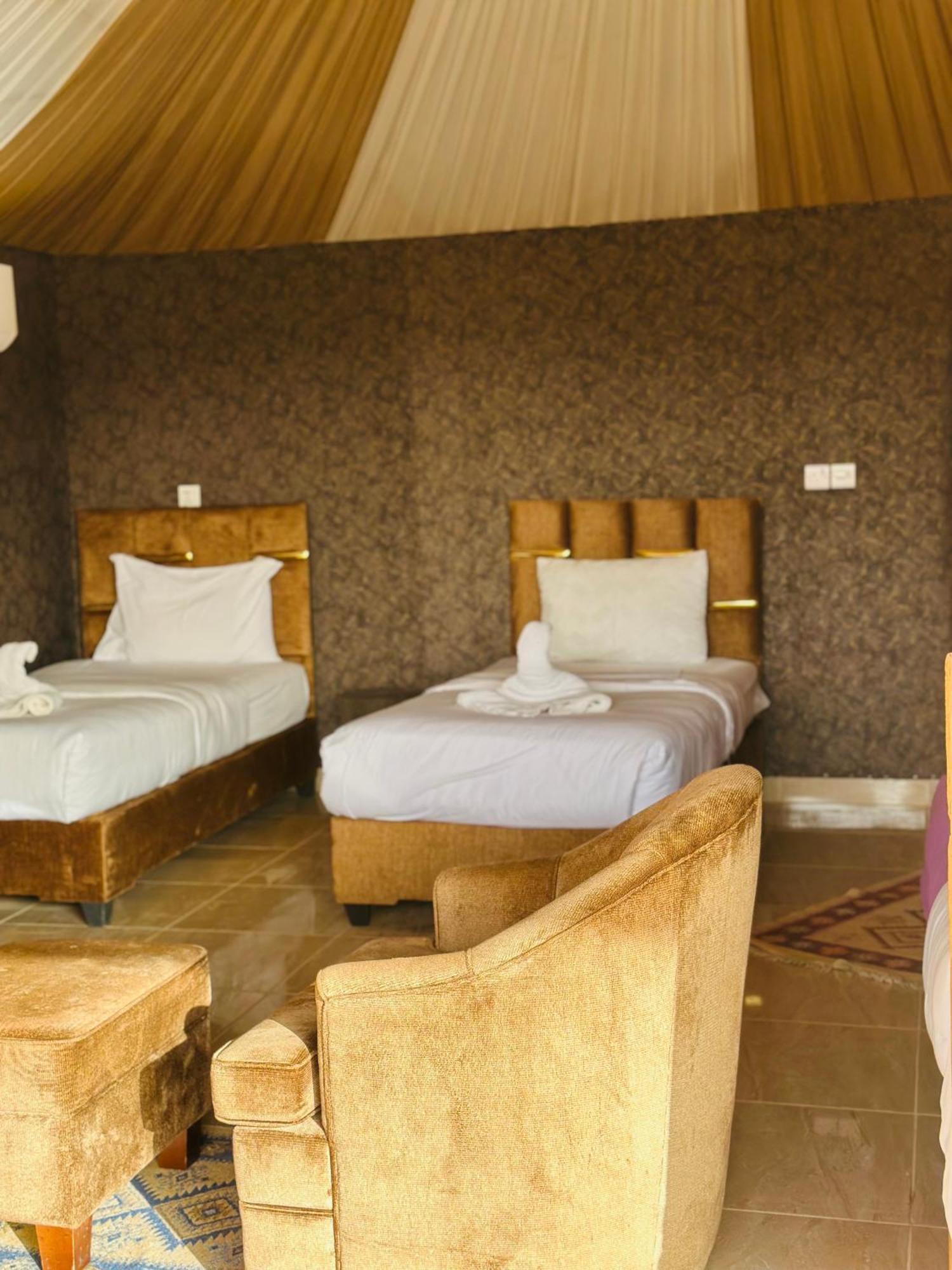 Rum Four Mountain Luxury Camp Wadi Rum Exterior photo