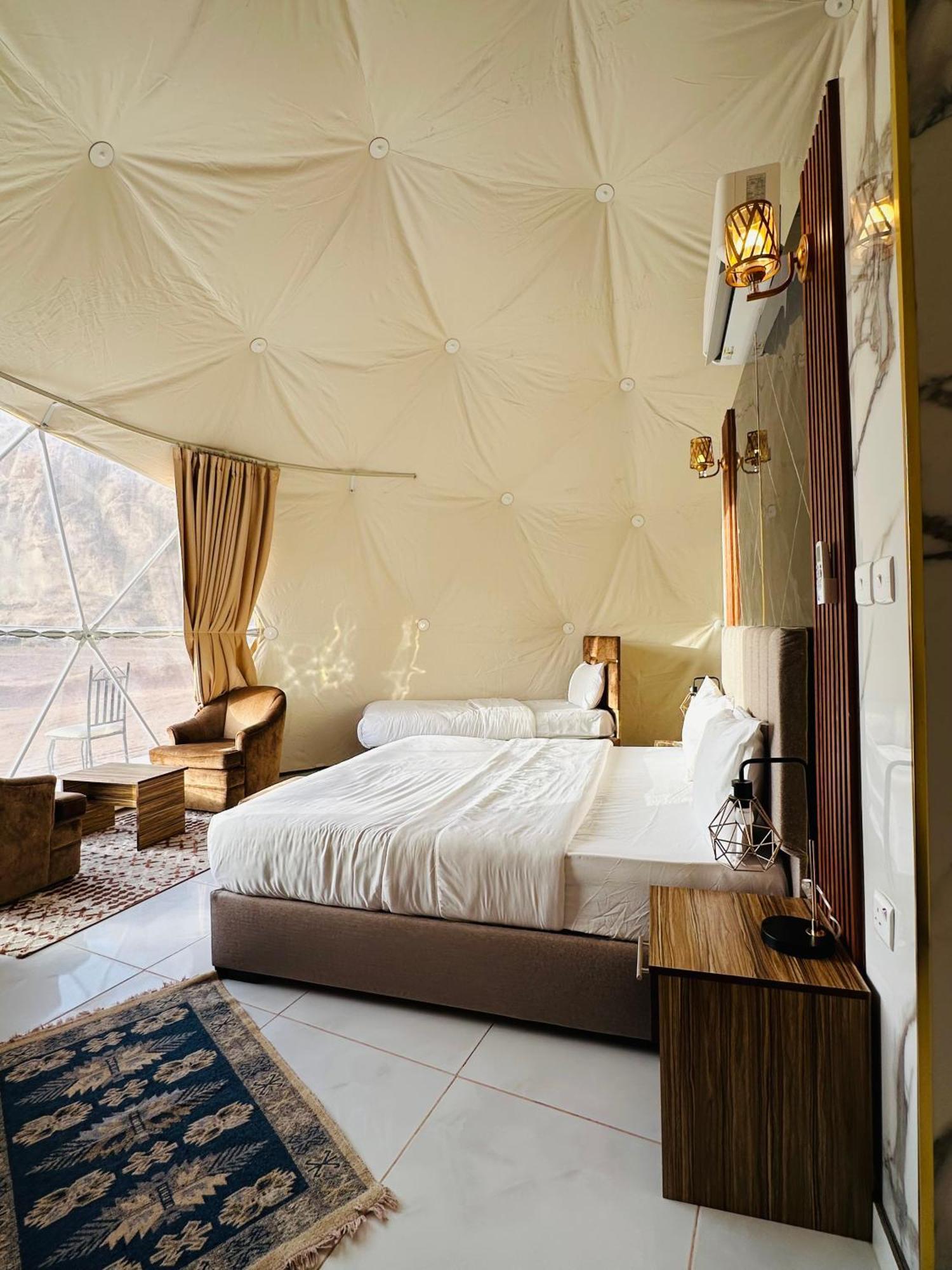 Rum Four Mountain Luxury Camp Wadi Rum Exterior photo