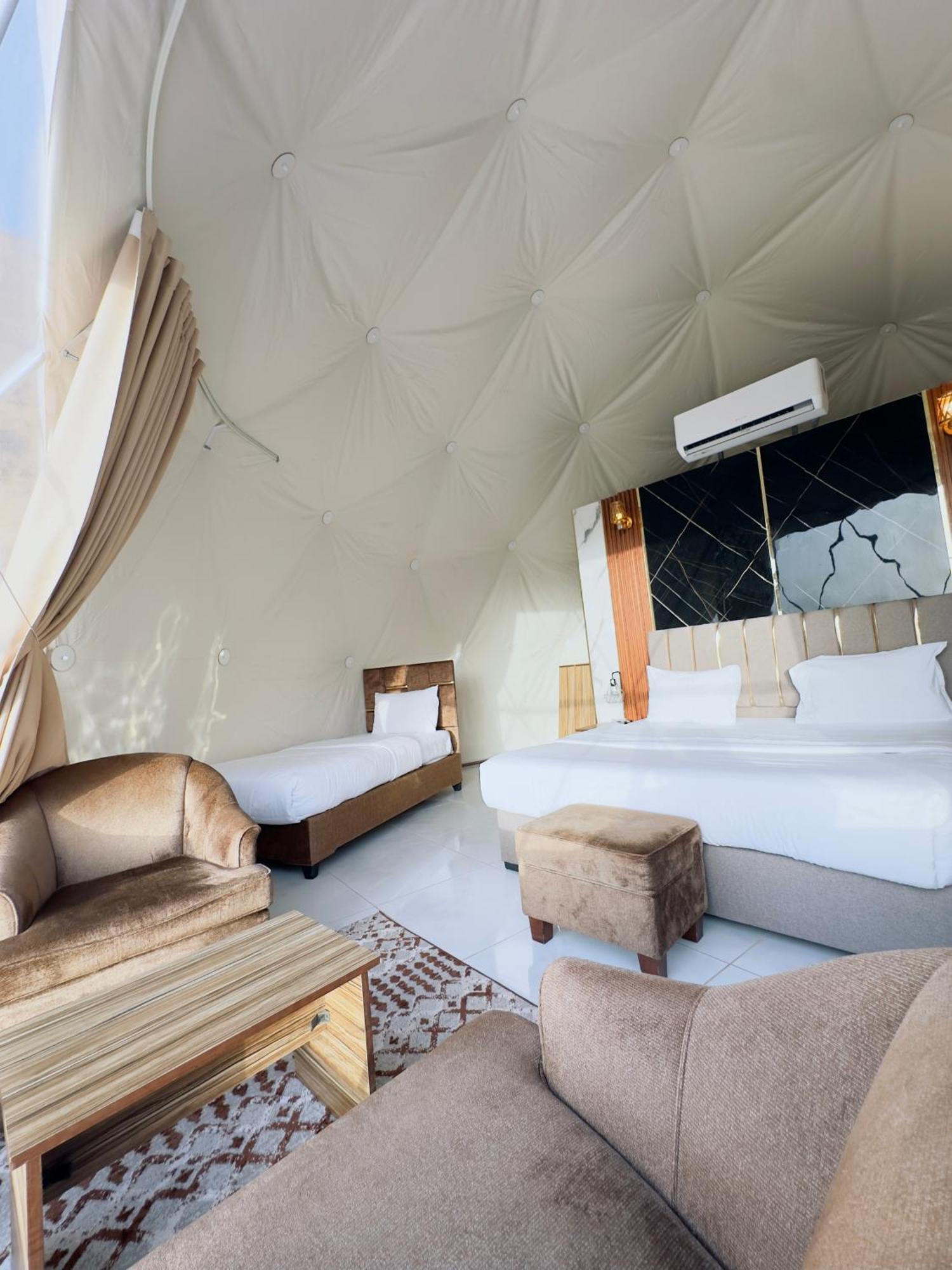 Rum Four Mountain Luxury Camp Wadi Rum Exterior photo