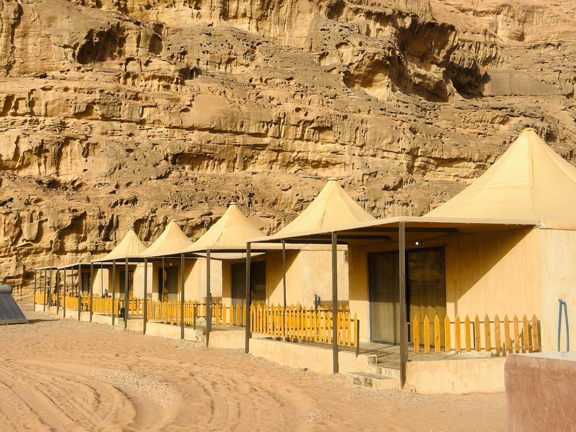 Rum Four Mountain Luxury Camp Wadi Rum Exterior photo